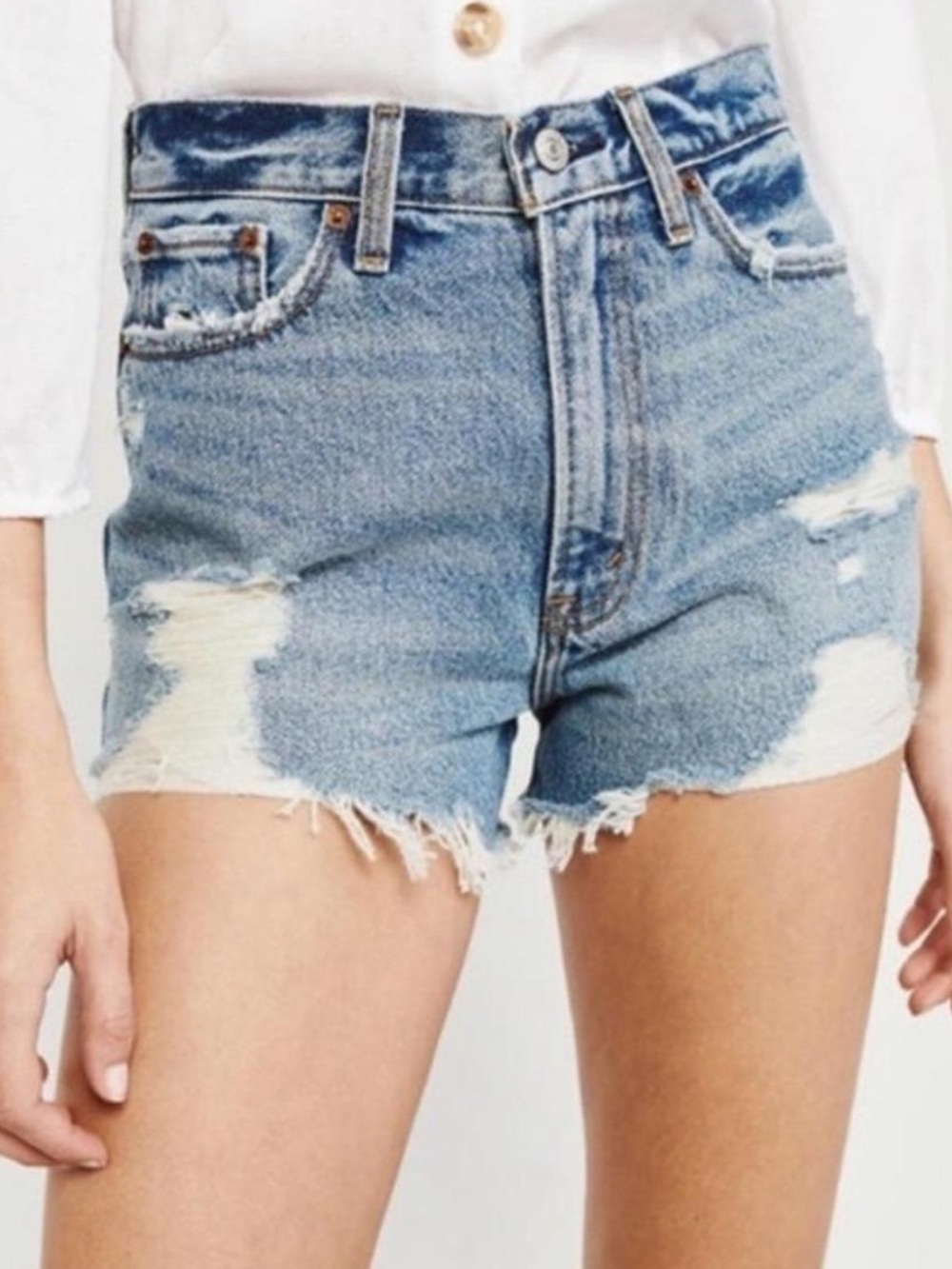 Abercrombie & Fitch High Rise Denim Shorts
Size 4‎ / 27
3”inseam
14” waist